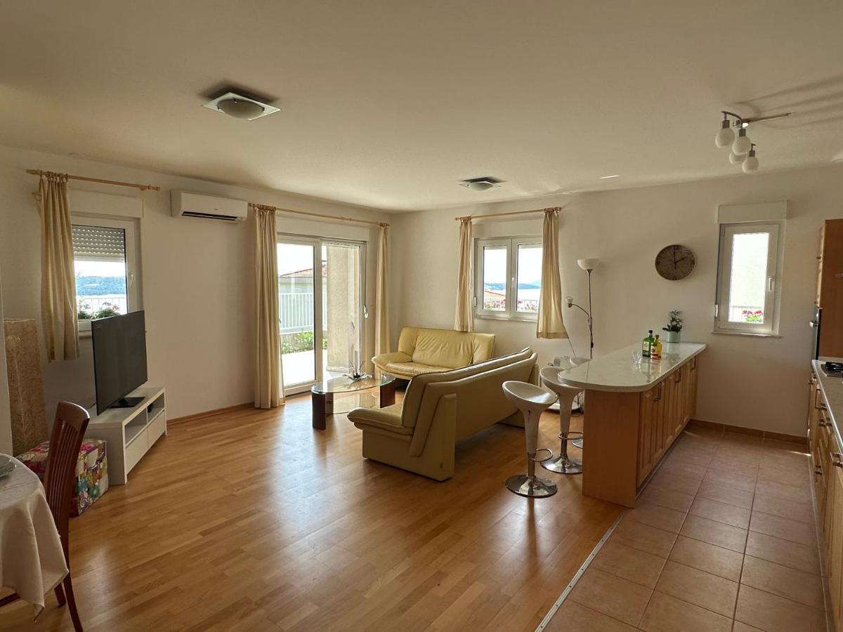 Aurora Luxury Apartment Трогир Екстериор снимка