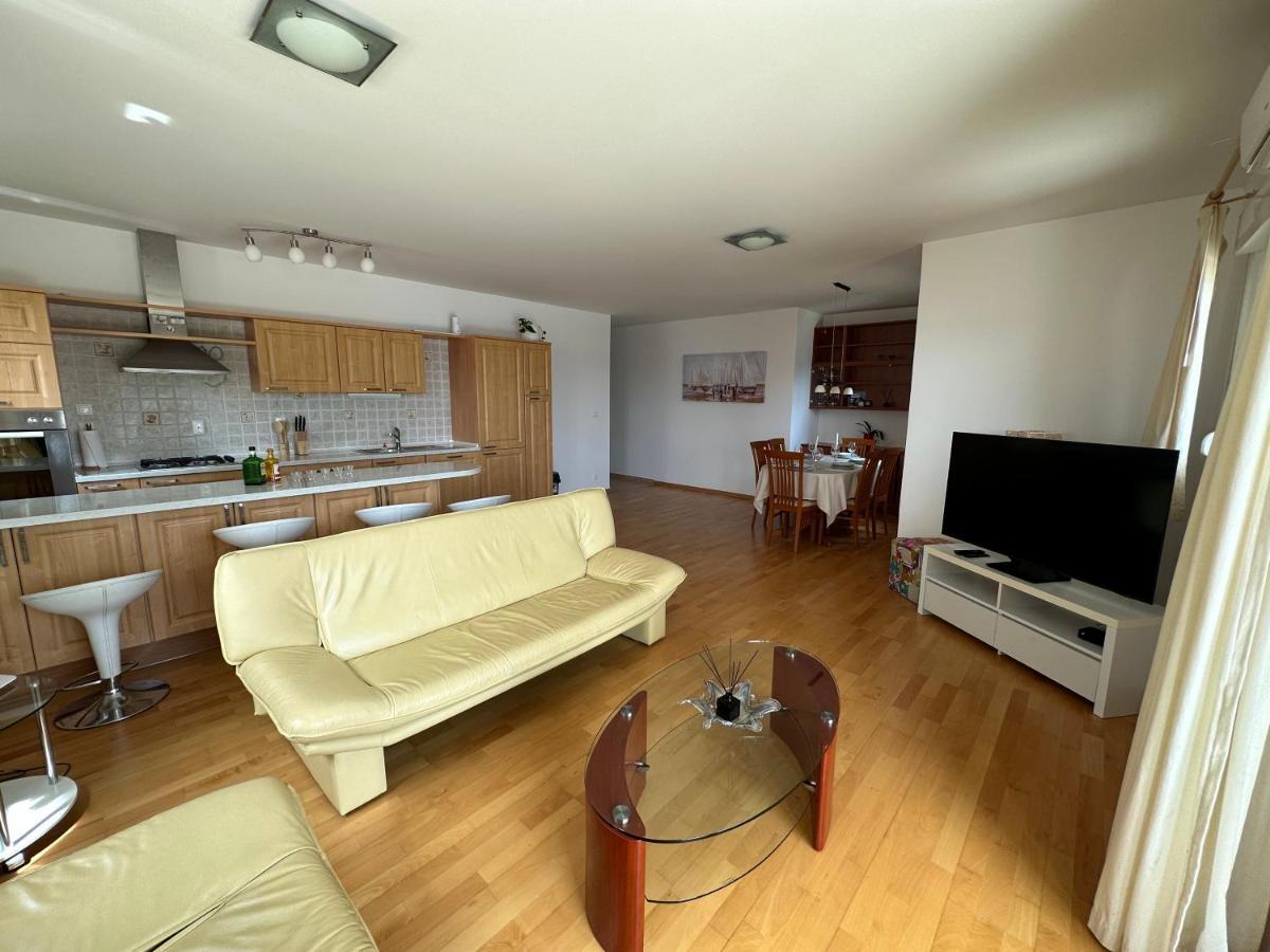 Aurora Luxury Apartment Трогир Екстериор снимка