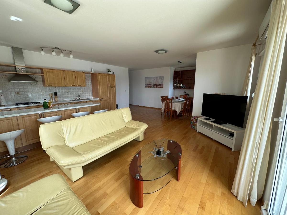 Aurora Luxury Apartment Трогир Екстериор снимка